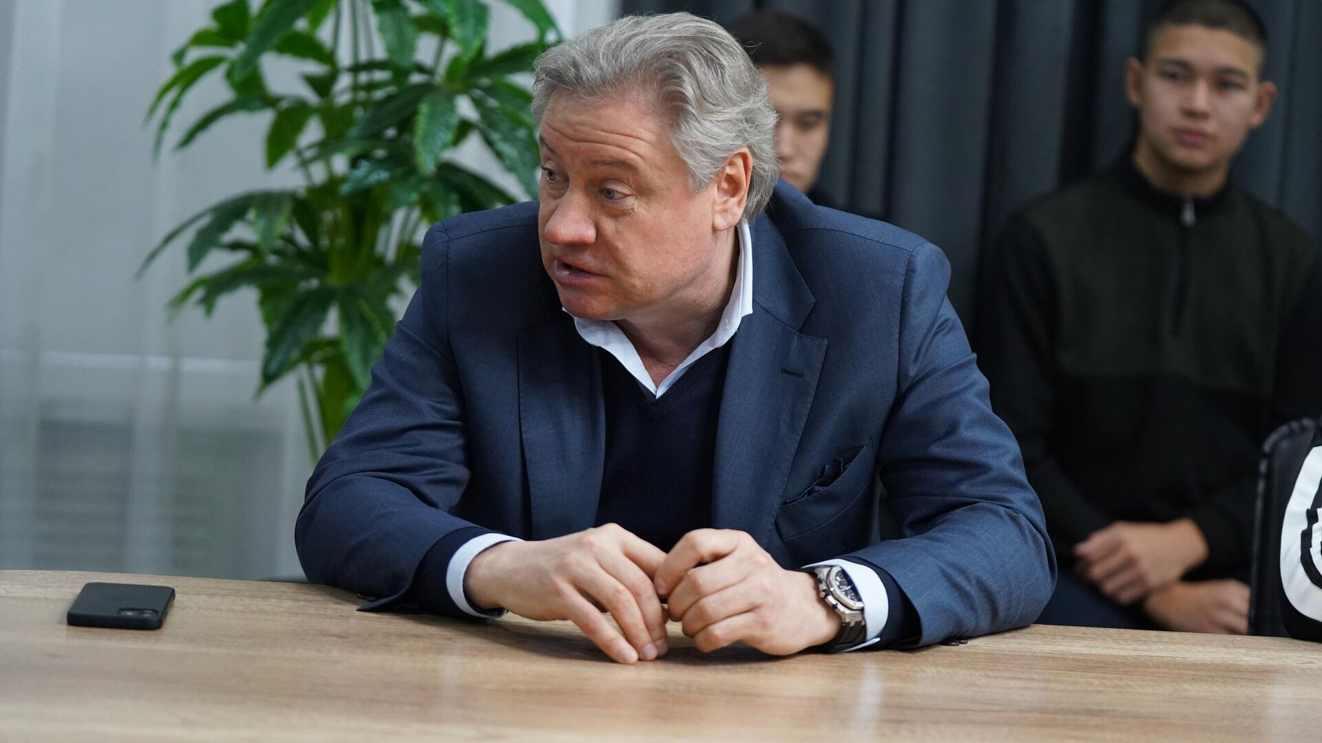 Канчельскис назвал правильным решение РФС продлить контракт с Карпиным