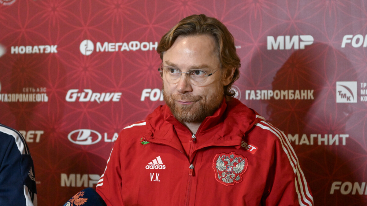 Защитник сборной России Волков рассказал, что ему нравится в Карпине