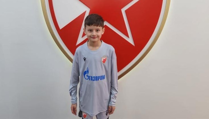 8-летний российский вратарь Раманов может перейти в академию сербской «Ягодины». В игроке также заинтересована «Црвена звезда»