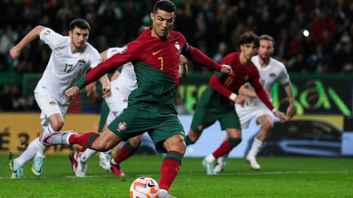 Дубль Роналду помог сборной Португалии разгромить Люксембург в матче квалификации Евро-2024
