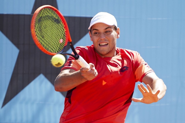 Котов разгромил Фоньини и вышел в полуфинал турнира ATP-250 в Марракеше