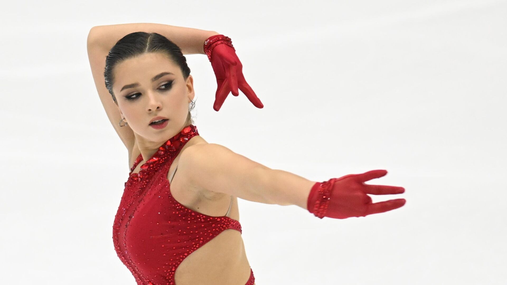Валиева впервые приняла участие в ледовом шоу после начала дисквалификации