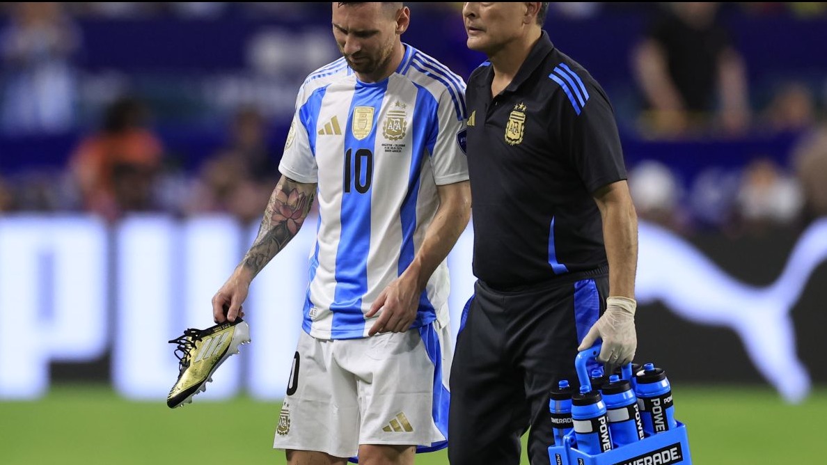 В сети появилось фото травмированной ноги Месси в финале Кубка Америки-2024