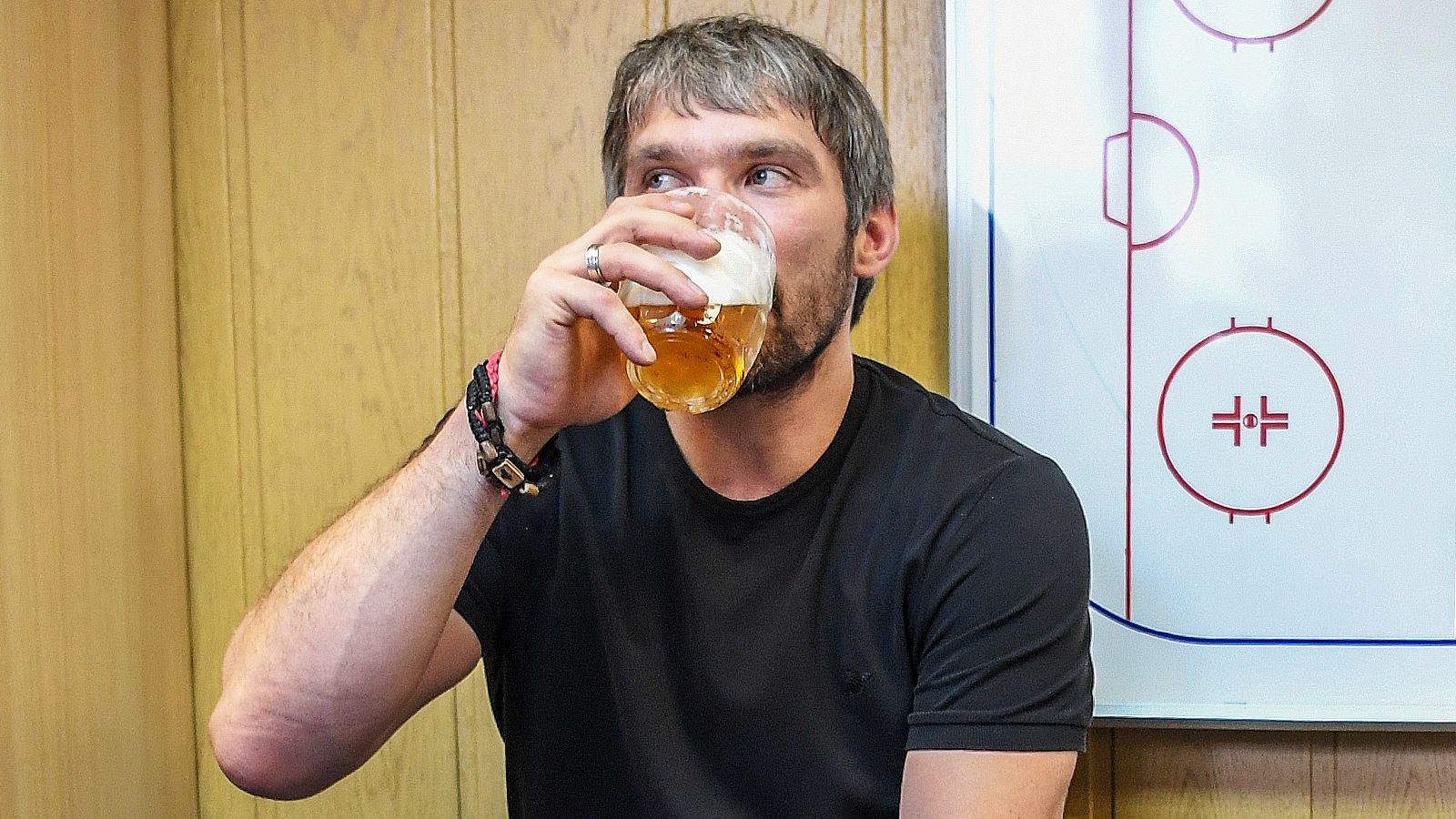 Александр Овечкин признался, что ему нравится пить пиво