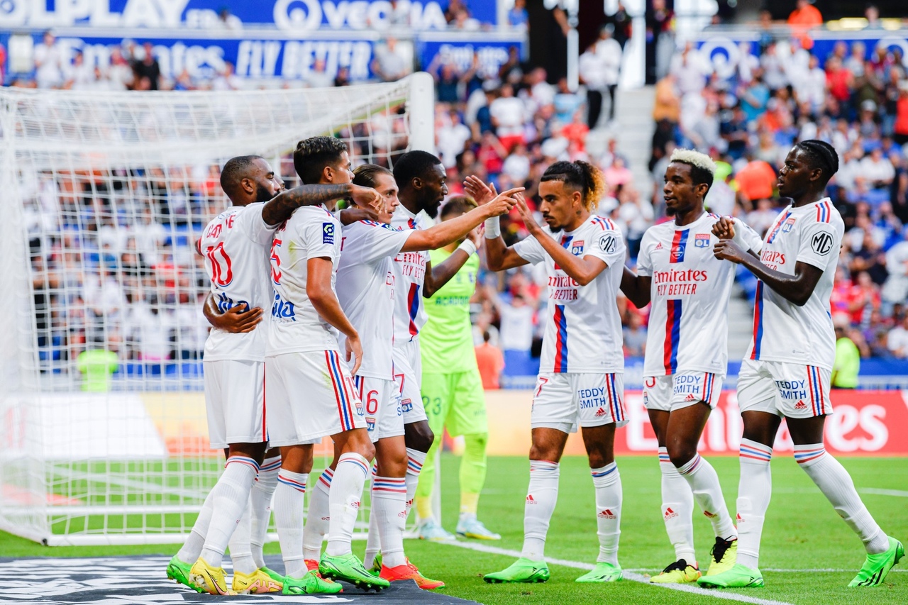 Статистика матчей лион. Olympique Lyonnais состав. КФ лжжцы Франция. French League Prize. Французская лига 1 фон обои.