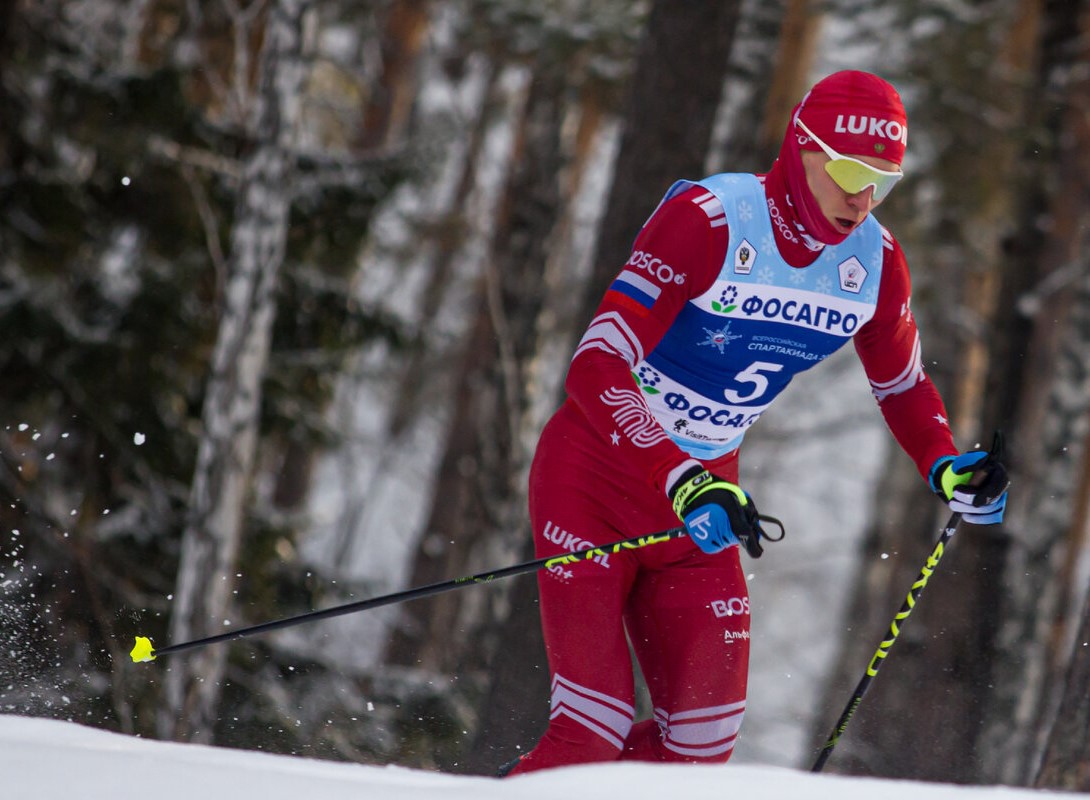 Большунов выиграл скиатлон на Спартакиаде-2024 и одержал 19-ю победу подряд