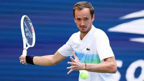 Даниил Медведев сохраняет шансы стать второй ракеткой мира после US Open