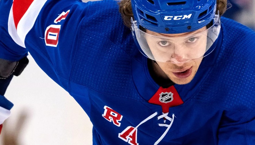 Артемий Панарин вернулся в тройку самых результативных игроков сезона НХЛ
