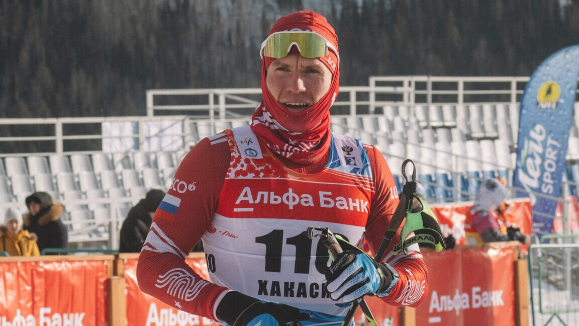 Большунов выиграл спринт на этапе Кубка России в Тюмени