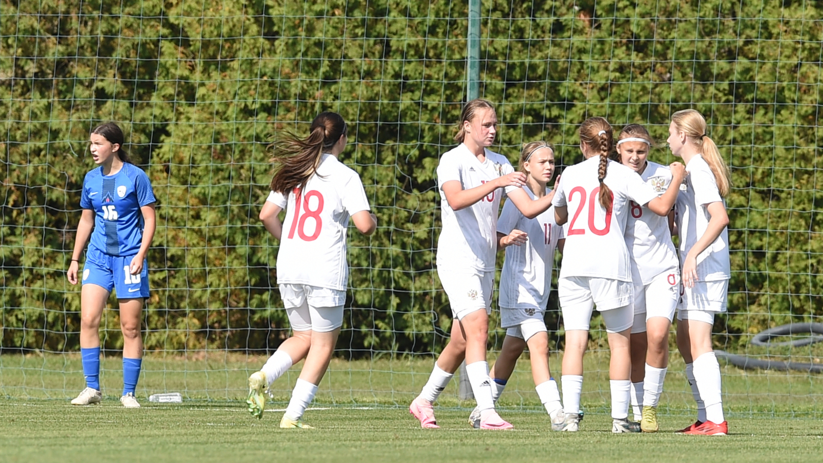 Женская сборная России U-15 забила шесть мячей в ворота Словении в матче турнира УЕФА