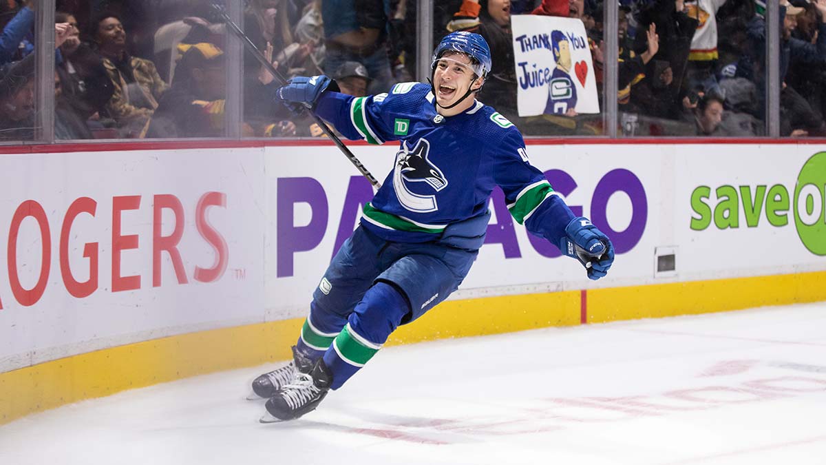 «Ванкувер» победил «Оттаву» в матче НХЛ благодаря дублю Кузьменко