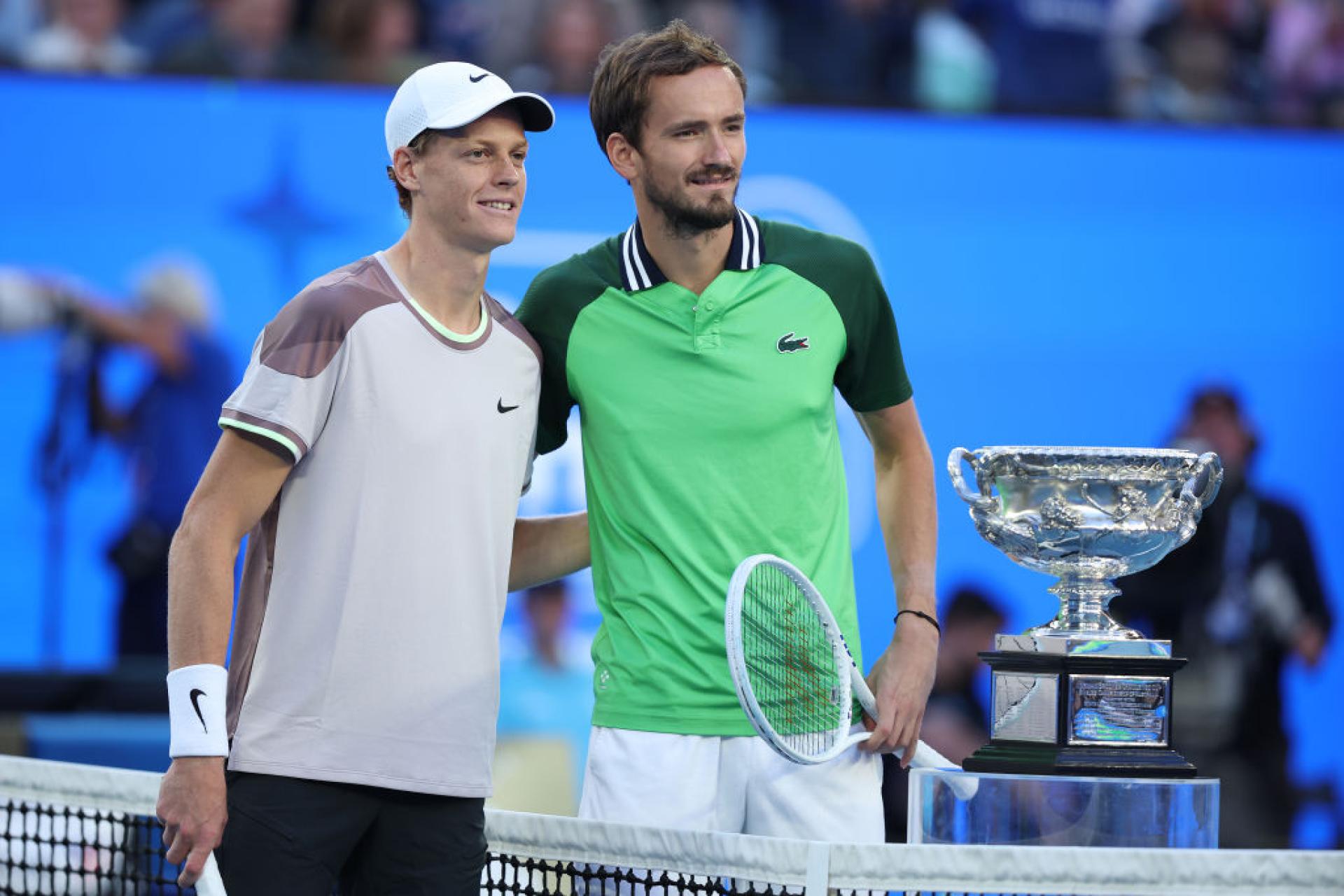 Медведев проиграл Синнеру в финале Australian Open-2024