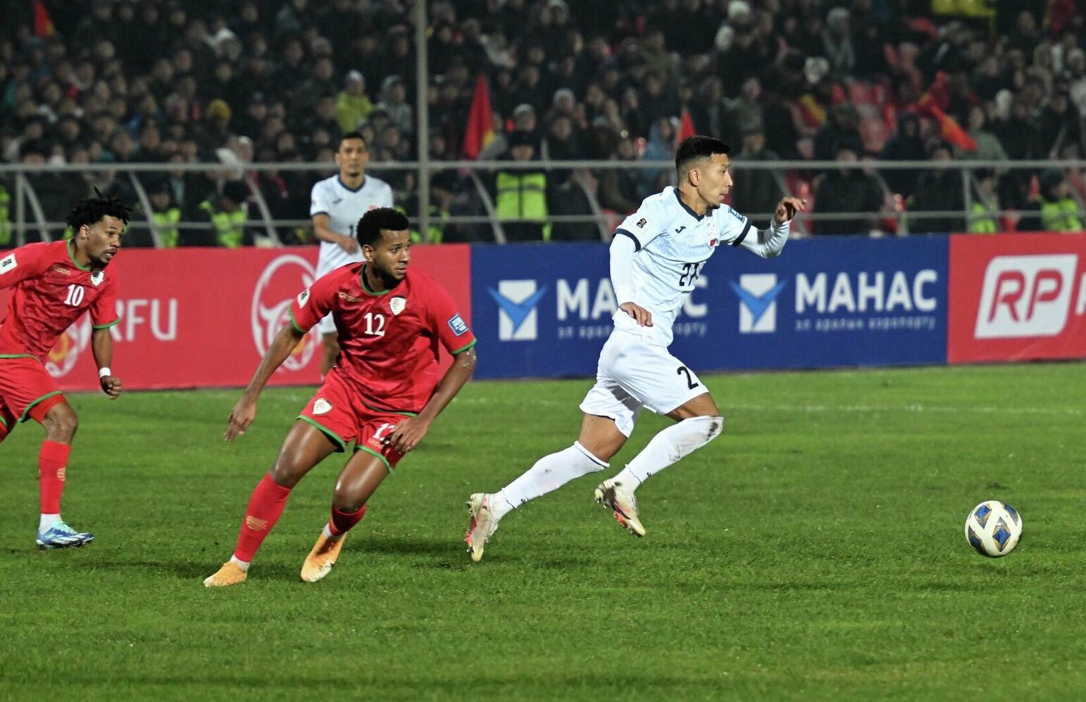 Сборная Киргизии сыграла вничью с Оманом в матче Кубка Азии