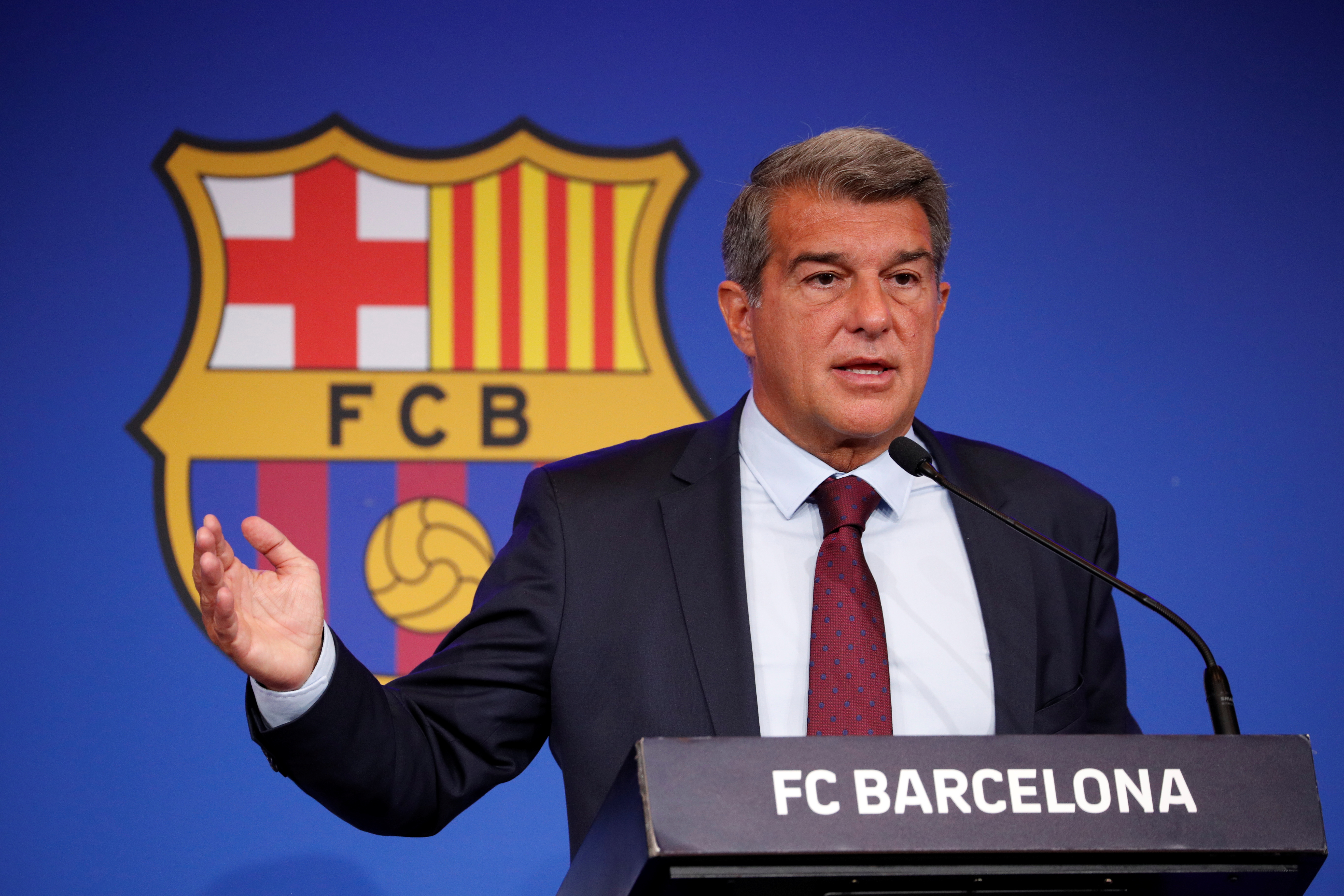 Президент «Барселоны» рассказал о желании клуба выкупить Феликса и Канселу