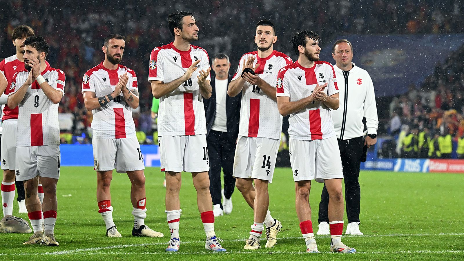 Игроки сборной Грузии встретились с фанатами в Тбилиси после вылета с Евро-2024