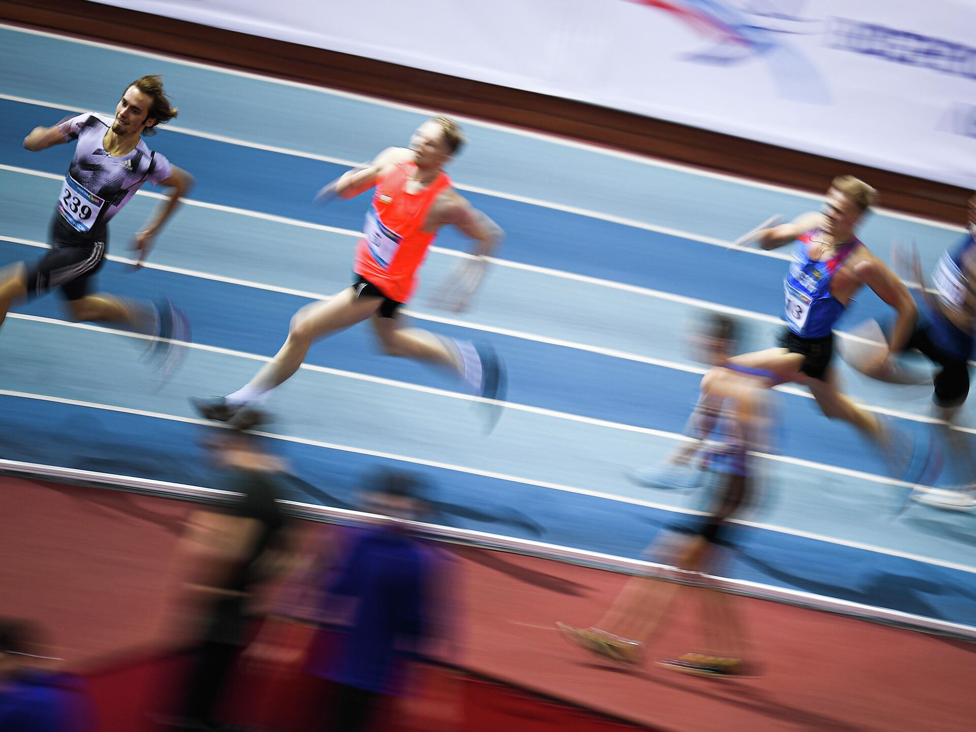 Артем Макаренко выиграл забег на 110 метров с барьерами на Играх БРИКС в Казани