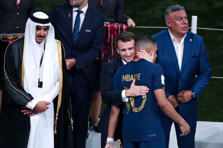 Президент Франции Макрон не стал комментировать уход Мбаппе в «Реал»