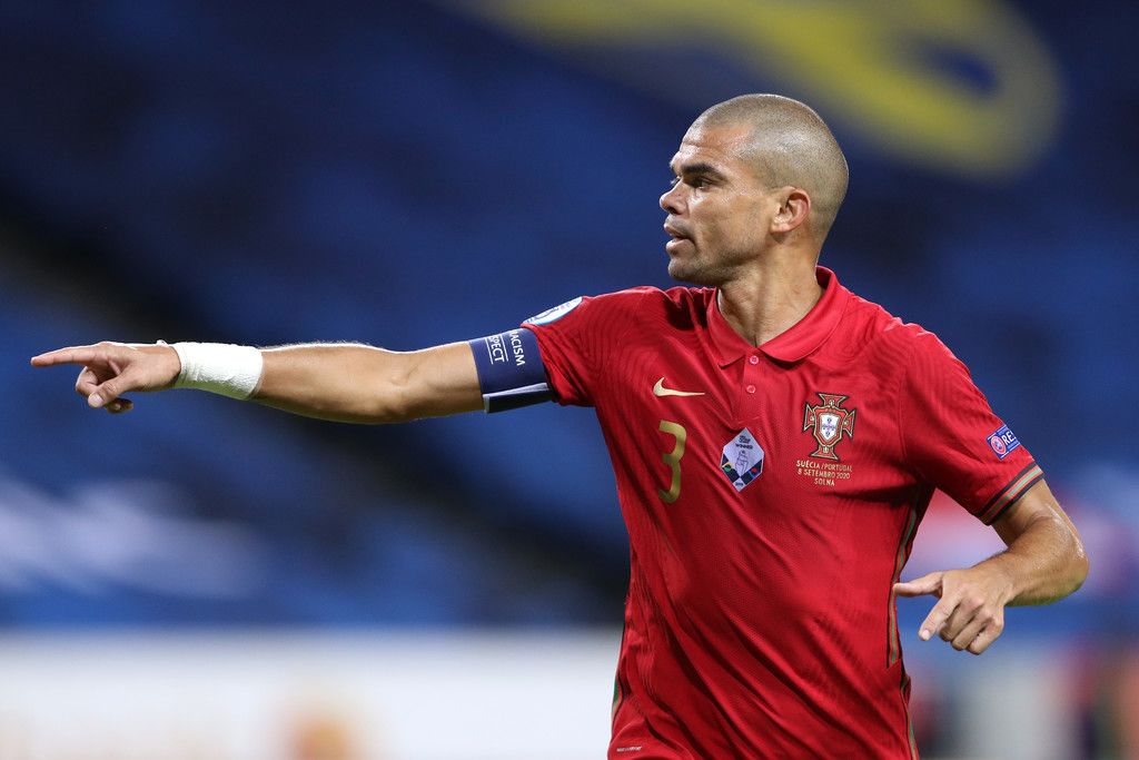 Португалец Пепе стал самым возрастным игроком в истории чемпионата Европы