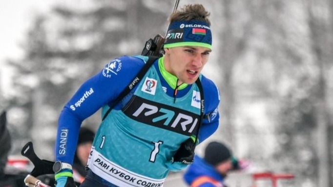 Белорусский биатлонист Смольский победил в квалификации суперпасьюта на ParI чемпионате России в Ижевске