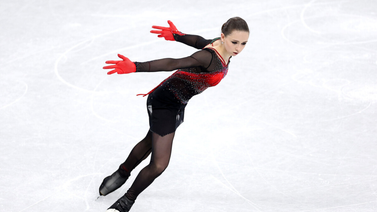 Навка заявила об отсутствии преград для участия Валиевой в ледовых шоу