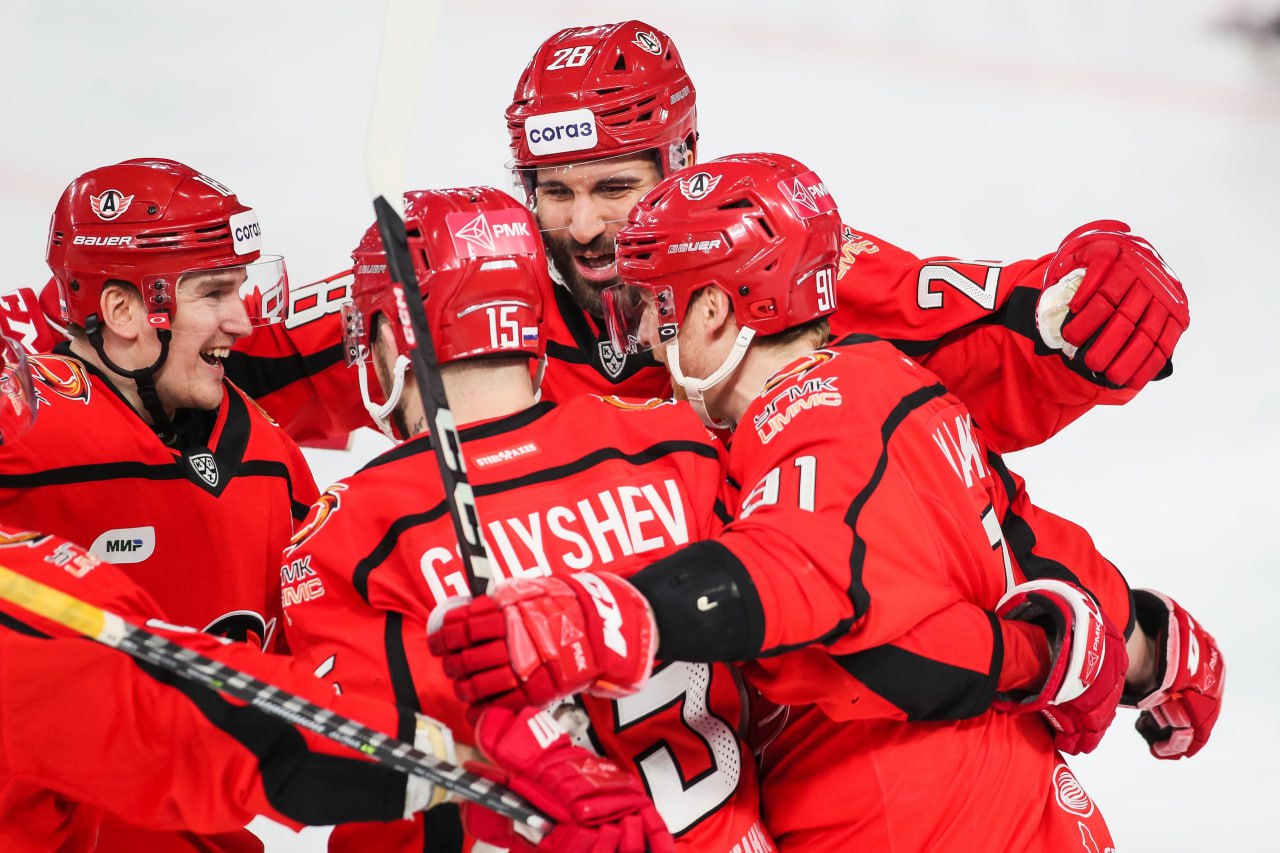 «Автомобилист» победил «Металлург» и вышел вперед в серии плей-офф КХЛ