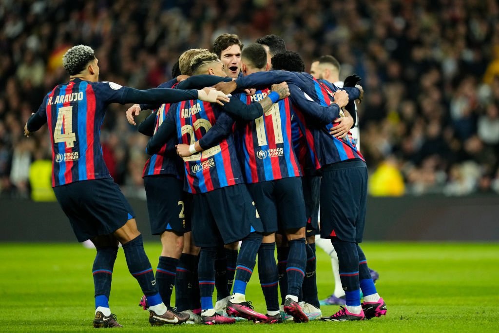 «Барселона» в меньшинстве обыграла «Валенсию» в матче 24-го тура Примеры