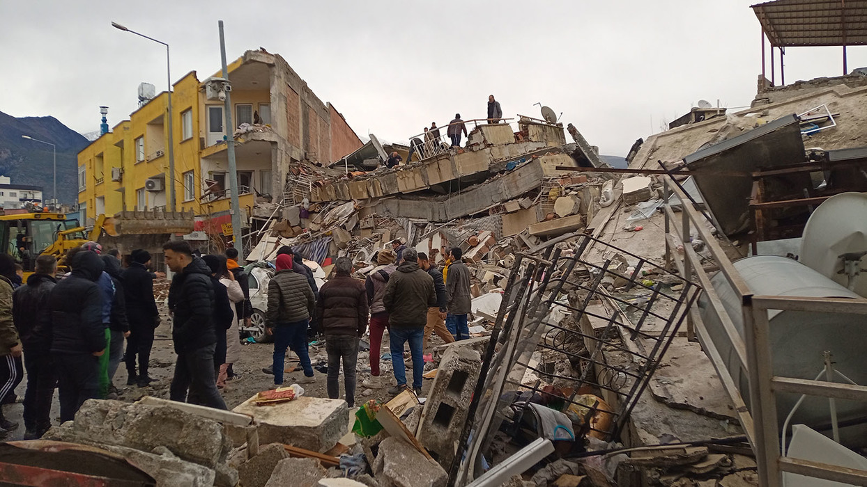 15 родственников помощника главного тренера «Сивасспора» погибли при землетрясении в Турции