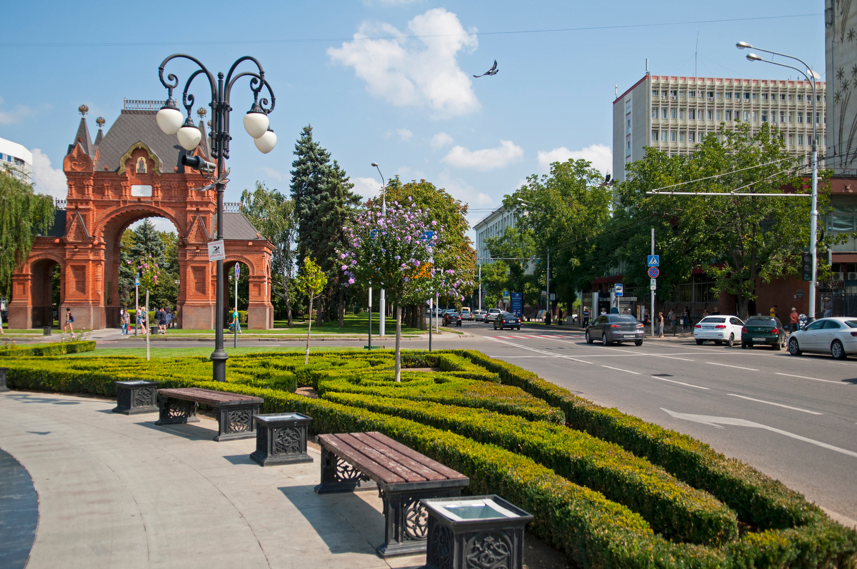 Триумфальная арка на улице Красной