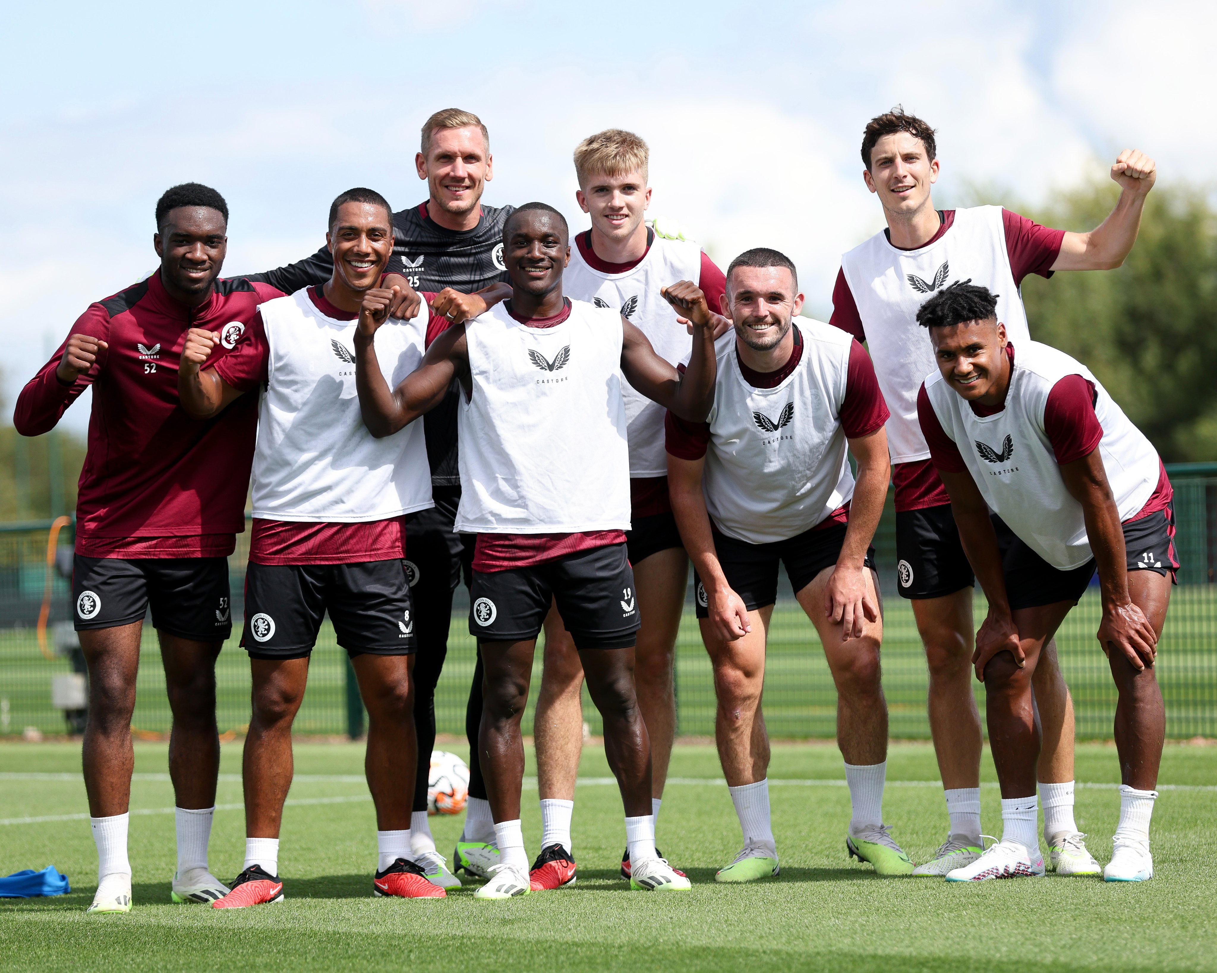 Астон вилла эвертон прогноз. Milan Training.