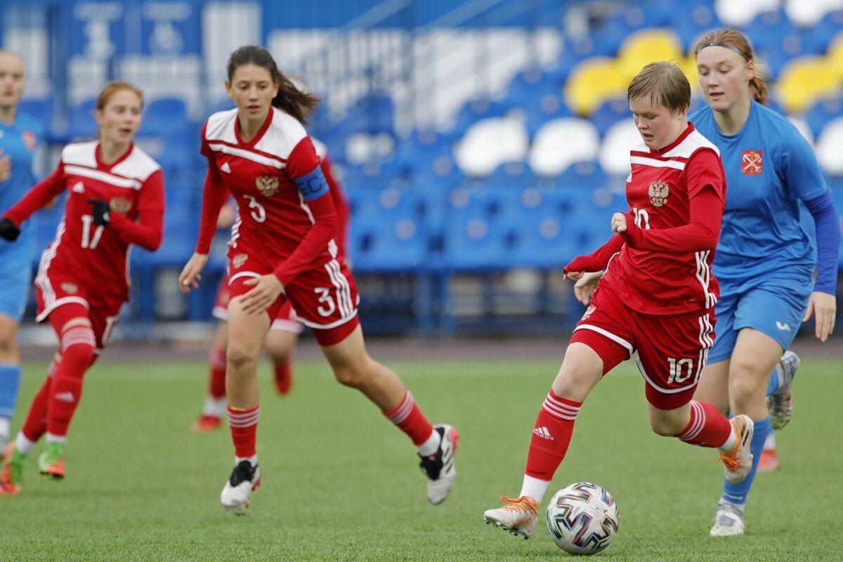 Женская юниорская сборная России выступит с гимном и под флагом страны на турнире УЕФА