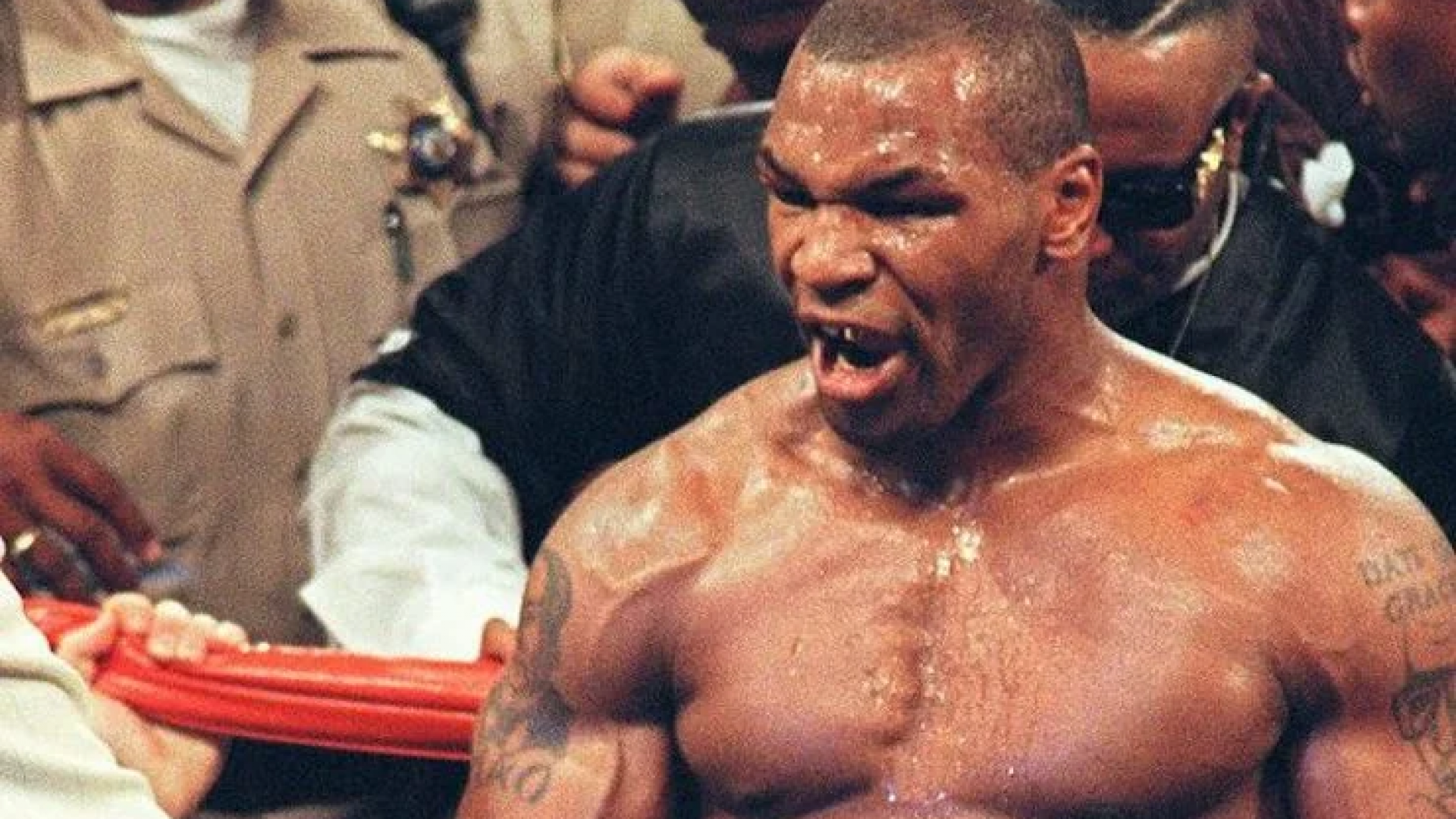 Емельяненко против майка тайсона. Mike Tyson 1996. Маик Таисон вы молдости. Майк Тайсон 1998. Майк Тайсон фото.