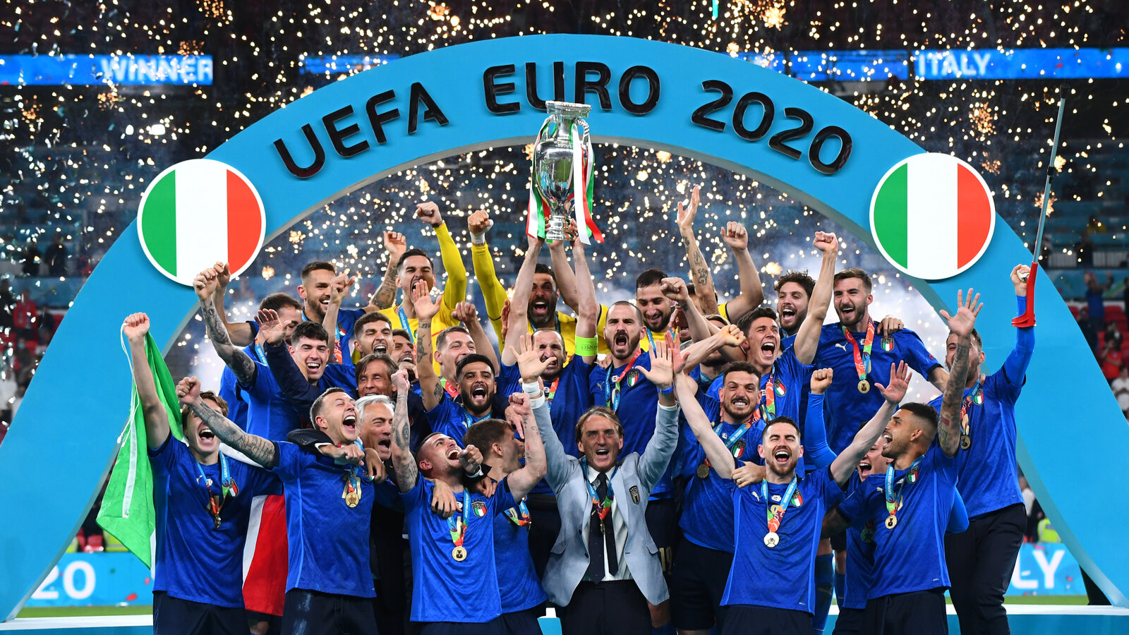 Сборная Италия после победы на Евро-2020