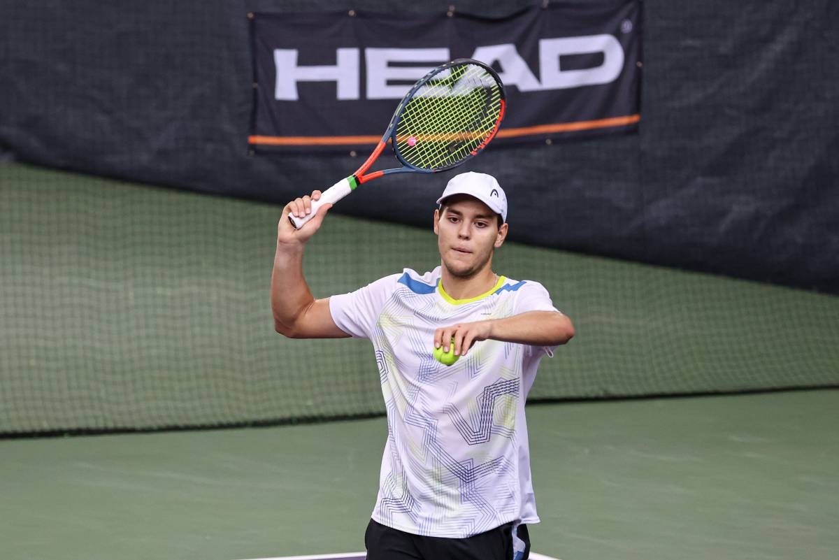 Россиянин Котов не сумел пробиться в полуфинал турнира ATP-250 в Гонконге