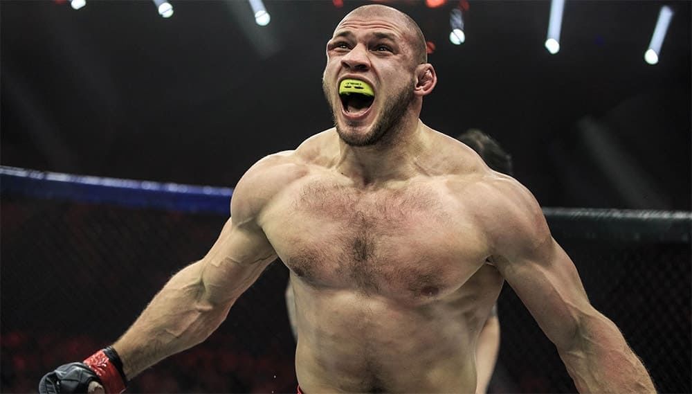 Скандальный российский боец дебютировал с победы в Rizin 17