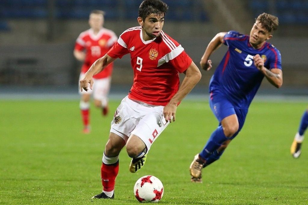 Агаларов и Хлусевич – в стартовом составе молодёжной сборной России на матч со Словакией