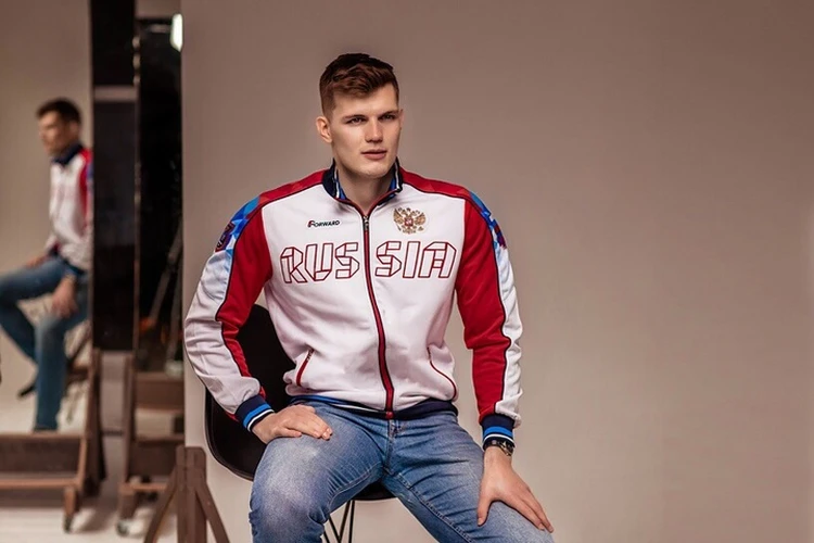 Российский конькобежец Захаров скончался в результате наезда грузовика