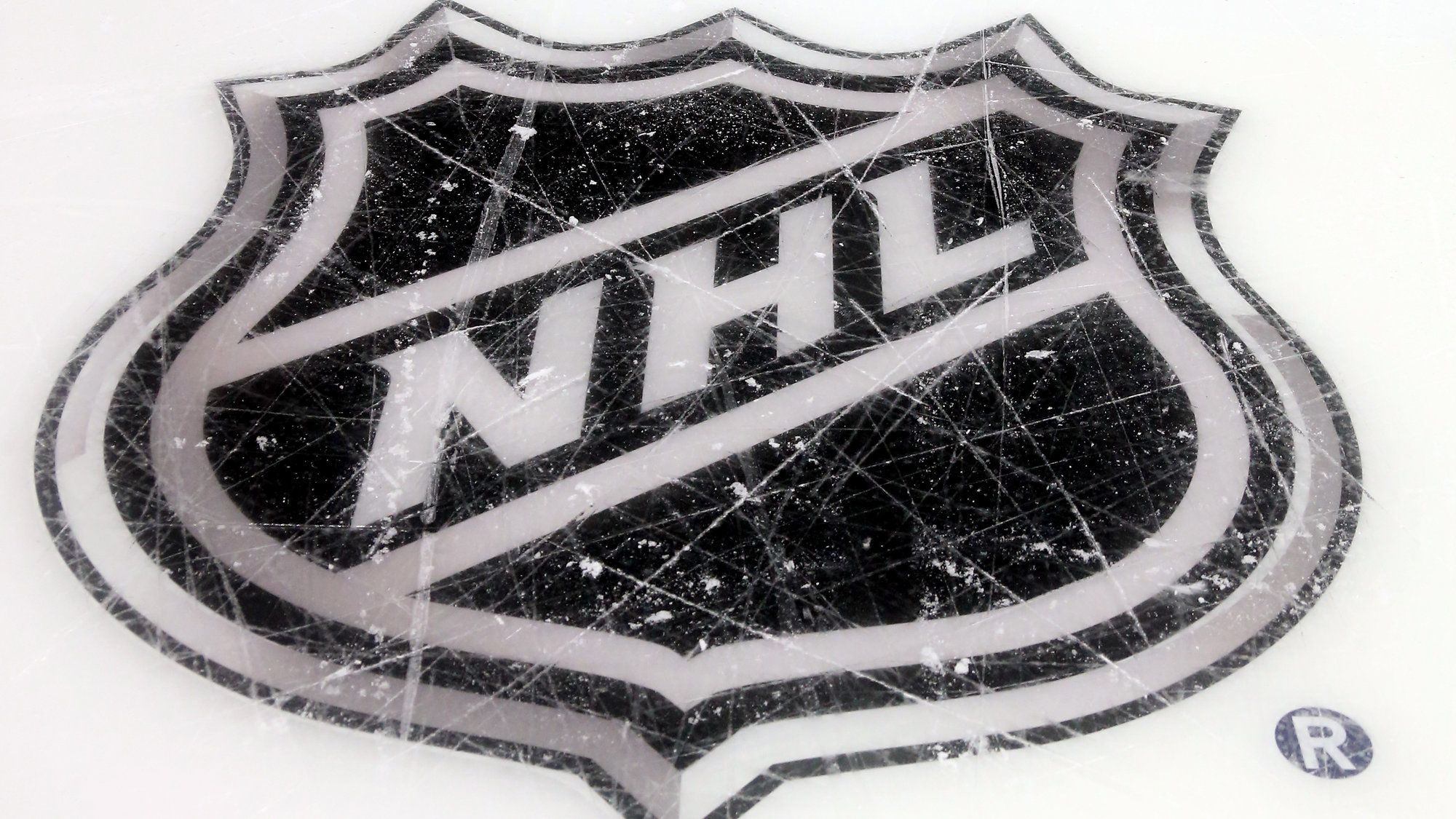 НХЛ может полностью приостановить сезон из-за высокой заболеваемости коронавирусом