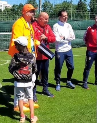 Филипп Киркоров посетил тренировку сборной России по футболу