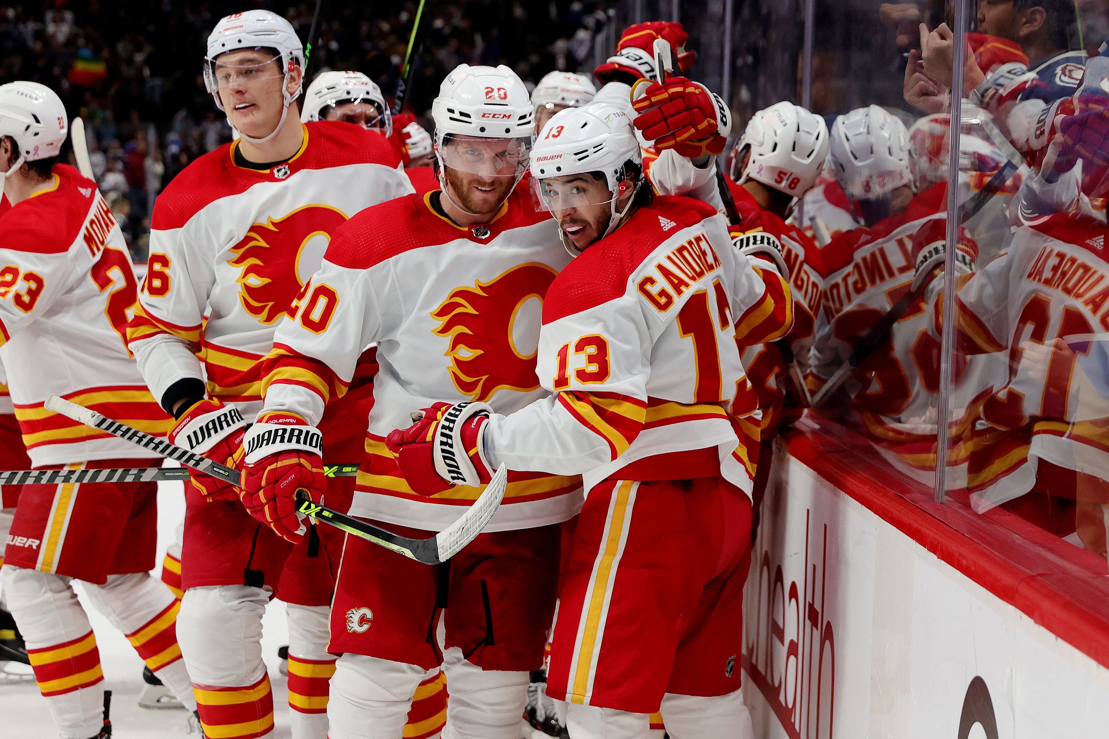 Колорадо эвеланш калгари флэймз 12 декабря. Calgary Flames 2022. Калгари NHL. Калгари Колорадо. Калгари Флэймз Эдмонтон Ойлерз 27 марта.