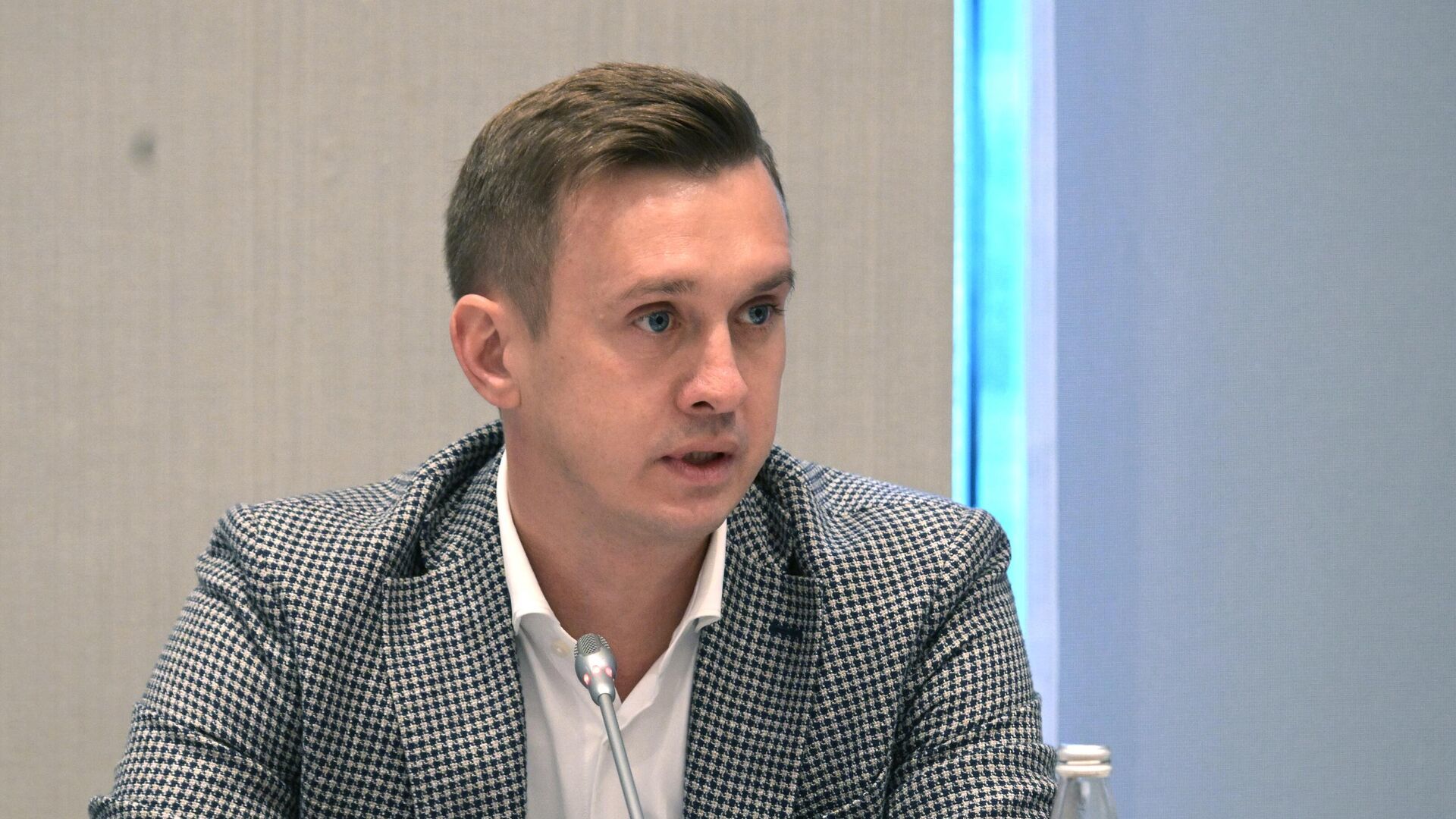 Депутат Миронов призвал генпрокурора проверить слова Алаева об участии крымских клубов в российских турнирах