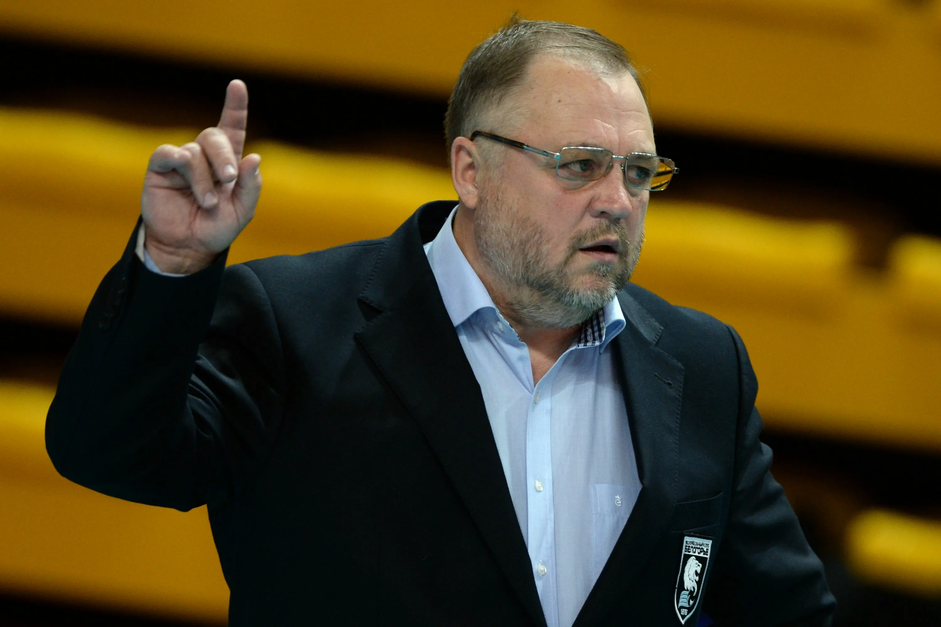 Шипулин заявил, что у принимавших решение отстранить сборную России по волейболу «нет мозгов»