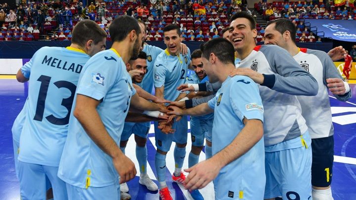 Португалия обыграла Испанию и вышла в финал чемпионата Европы по мини-футболу, где сыграет со сборной России