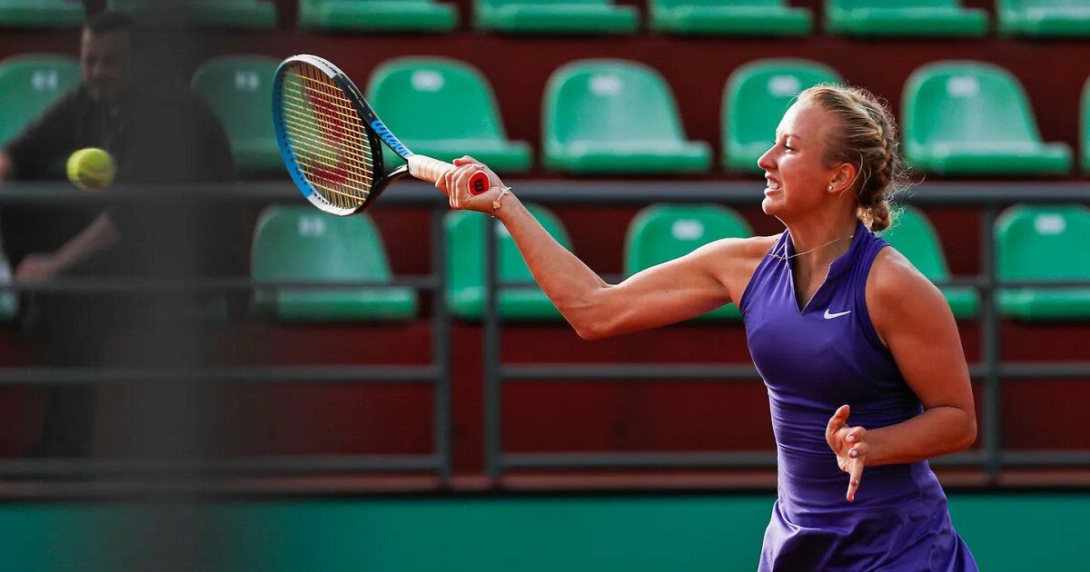 Российская теннисистка Потапова проиграла японке Осаке в первом круге турнира WTA в Мадриде