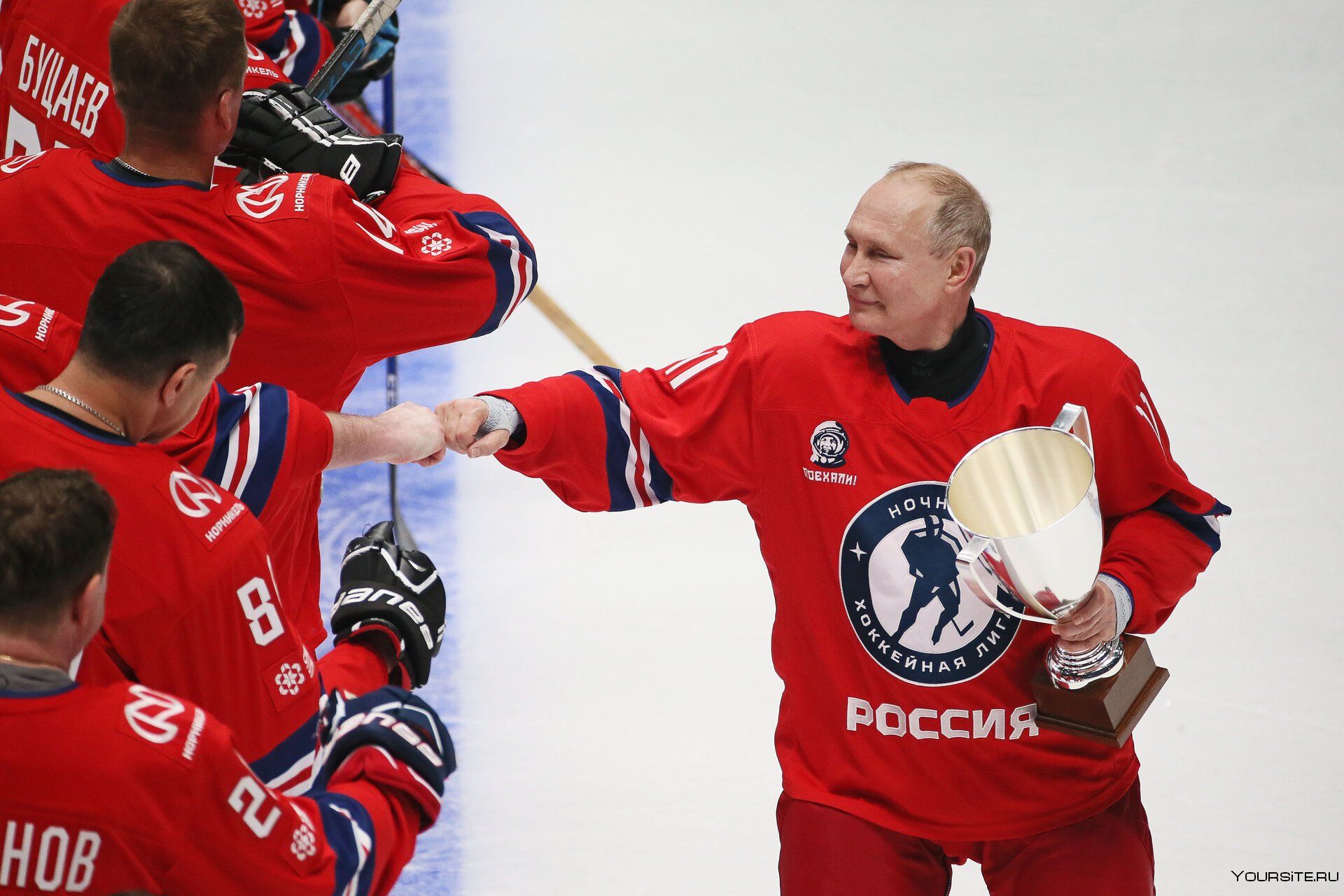 Путин не сыграет в матче Ночной хоккейной лиги на Красной площади