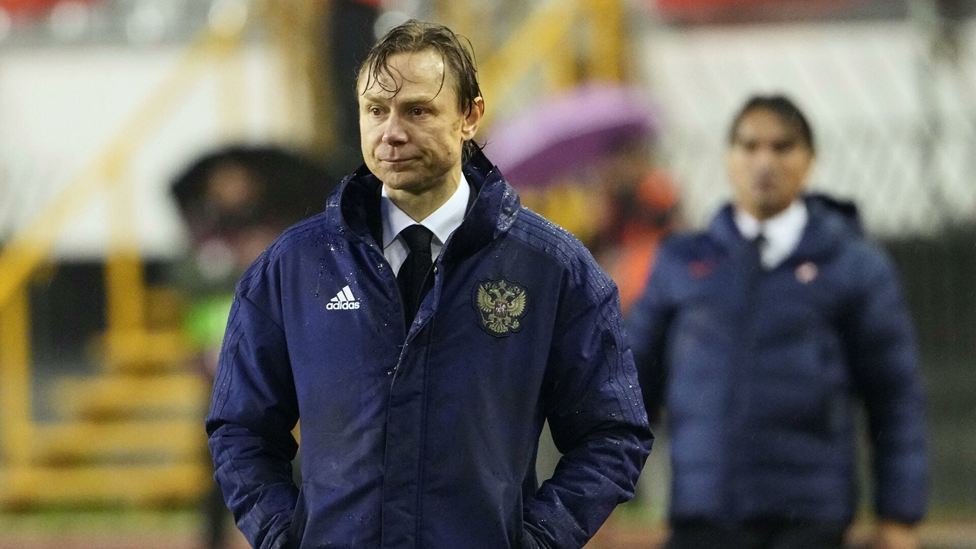 Гаджиев считает, что Карпину нужно продолжить тренировать сборную России