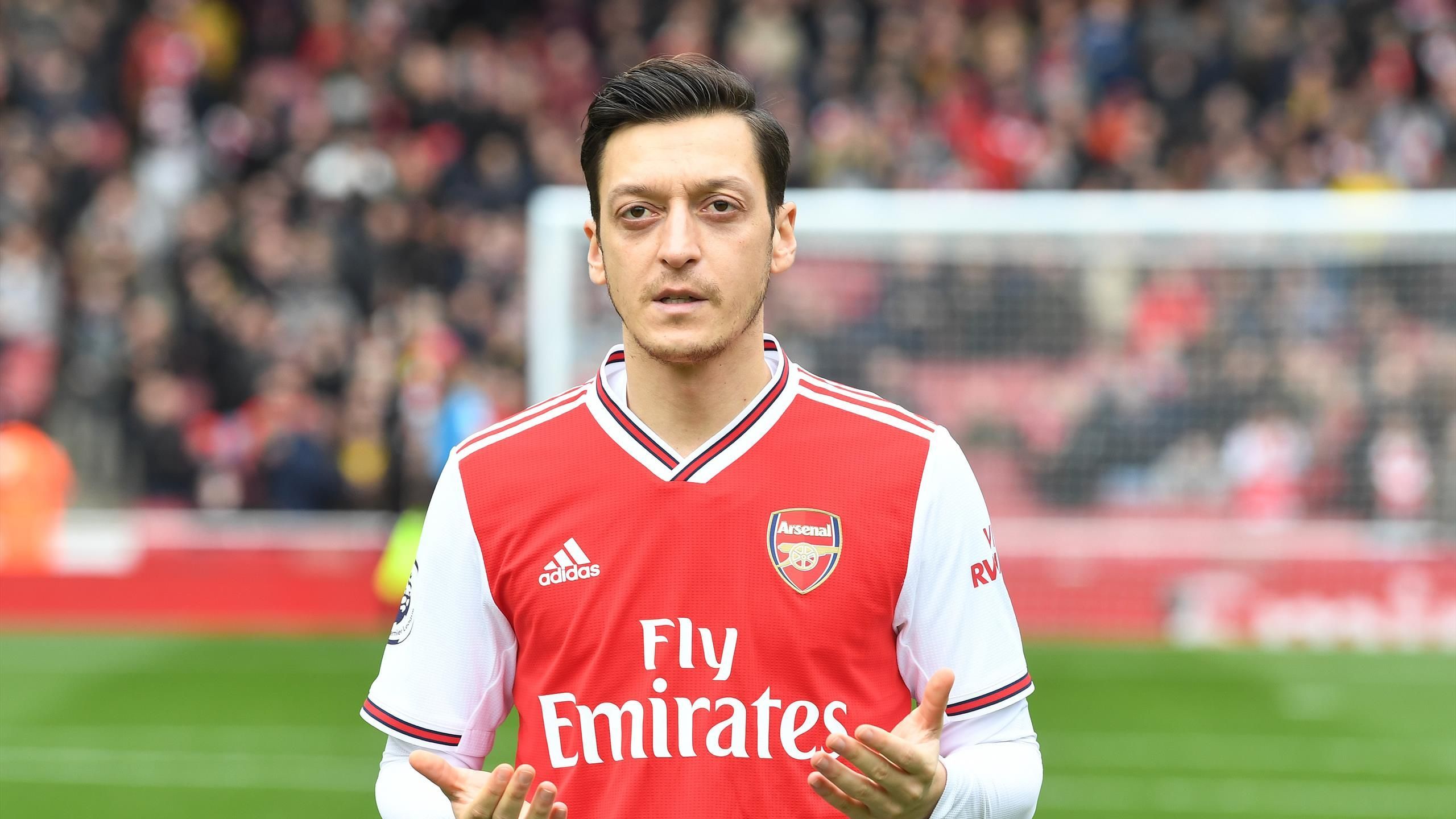 Футболист Mesut Ozil