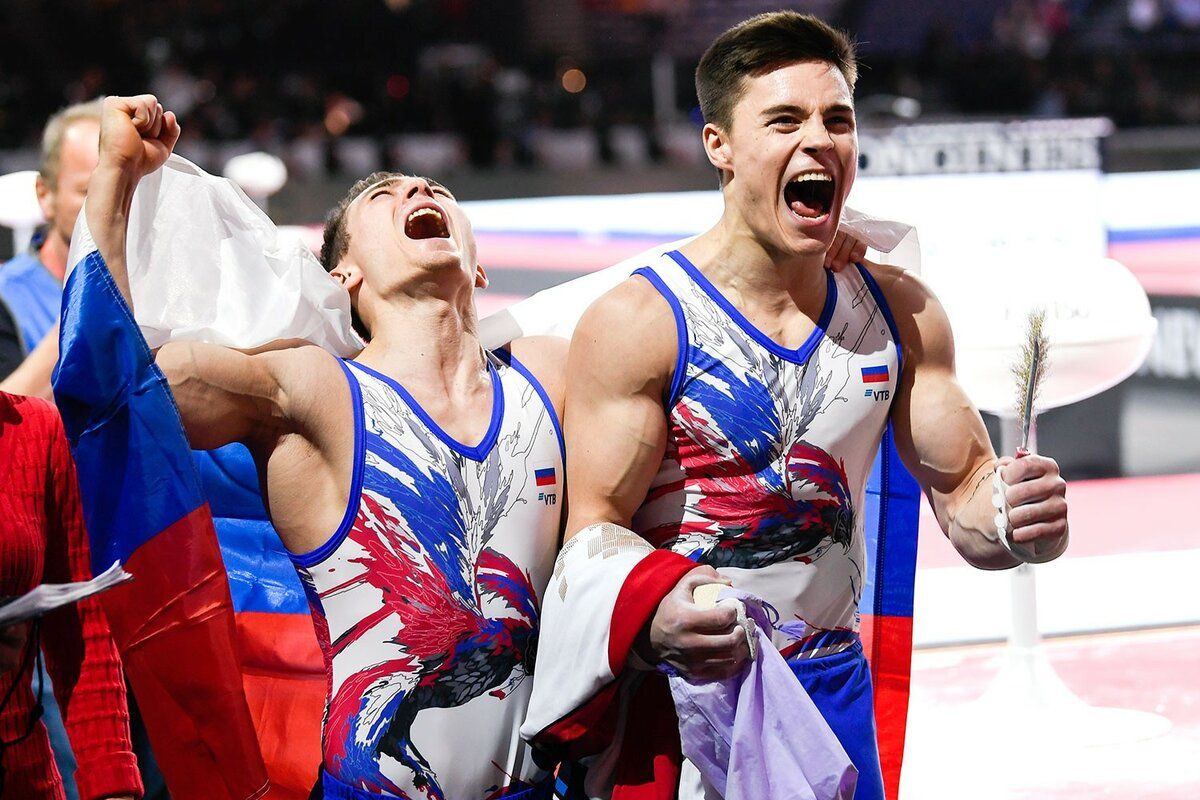 Российские гимнасты победили в командном турнире на Олимпиаде в Токио