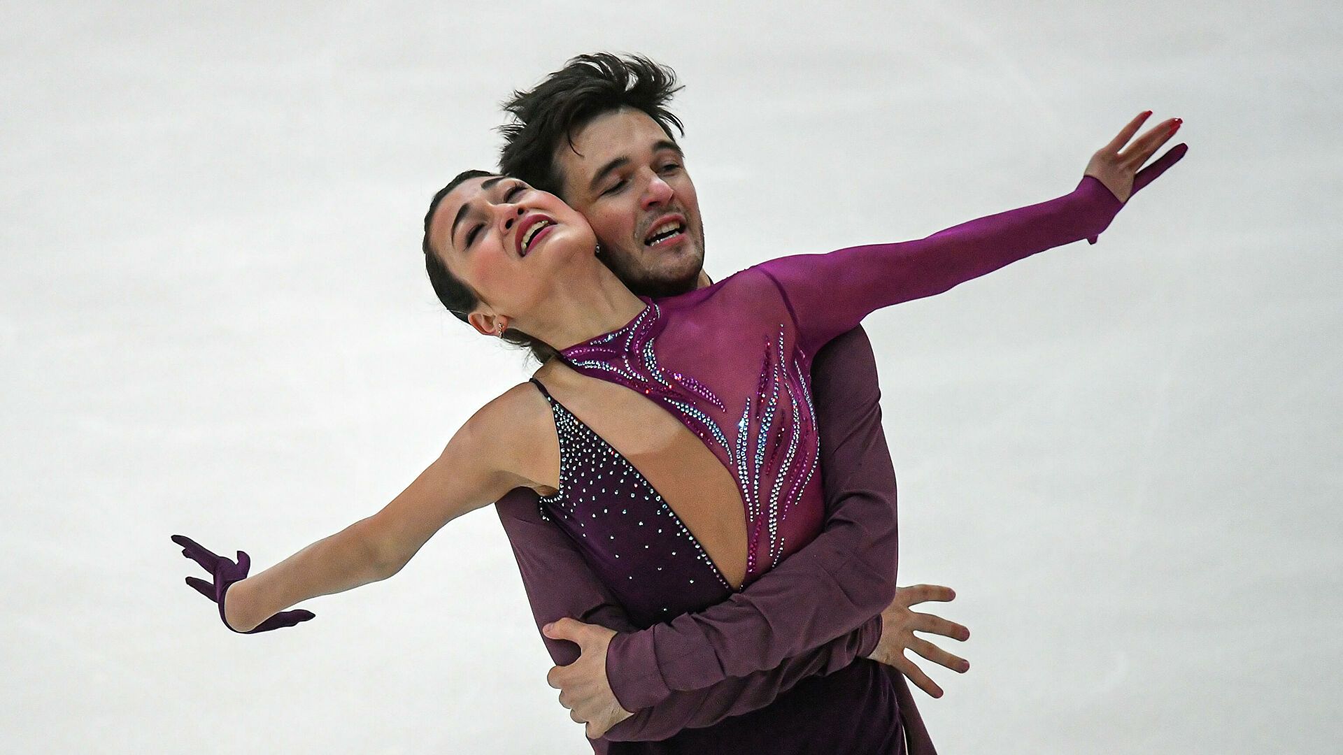 Худайбердиева и Базин победили в танцах на льду на третьем этапе Кубка России