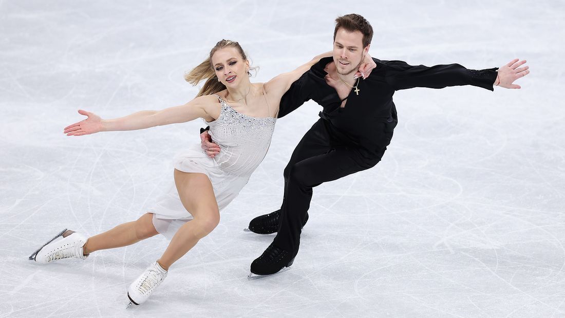 Призеры Олимпиады в танцах на льду Кацалапов и Синицина завершили карьеру