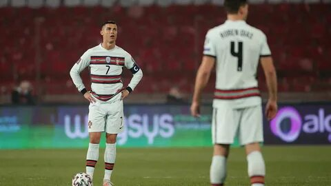 Роналду выступил с заявлением после выброшенной капитанской повязки в матче с Сербией